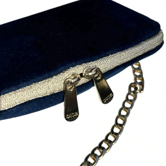 ‘CD’ Logo Navy Velvet Beauty Pouch+Unbranded Chain Crossbody - Picture 7 of 15